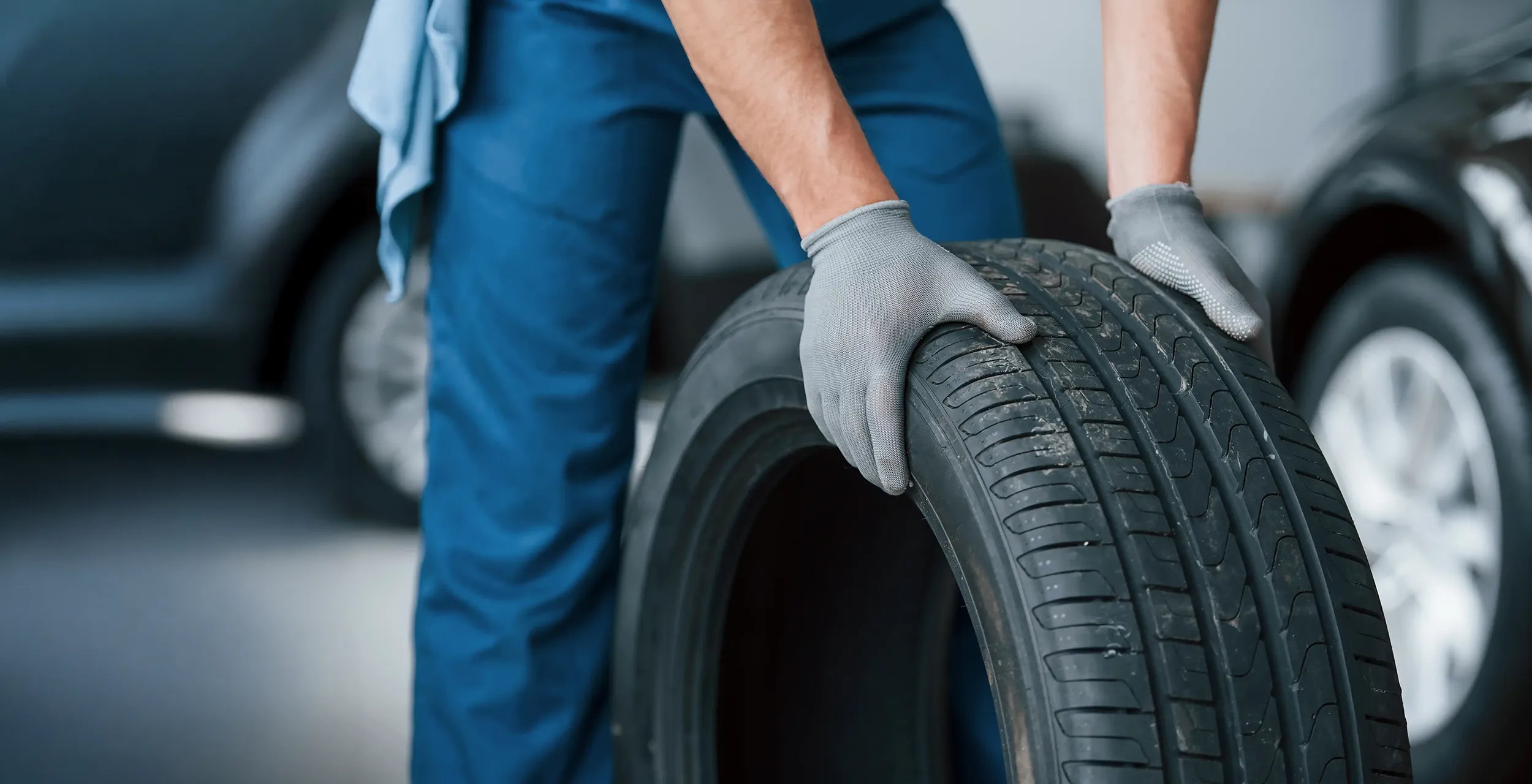 Header Werkstatt Reifenwechsel bei der Dörfelt GmbH in Zwickau