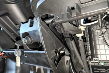 Einbau Lenksäulensperre für PKW, Transporter und Wohnmobil -Werkstatt Diebstahlsicherung Dörfelt GmbH in Zwickau