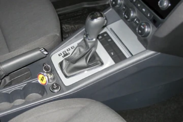 Mechanische Gangschaltungssperre PKW Transporter Wohnmobil Werkstatt Diebstahlschutz Dörfelt GmbH in Zwickau