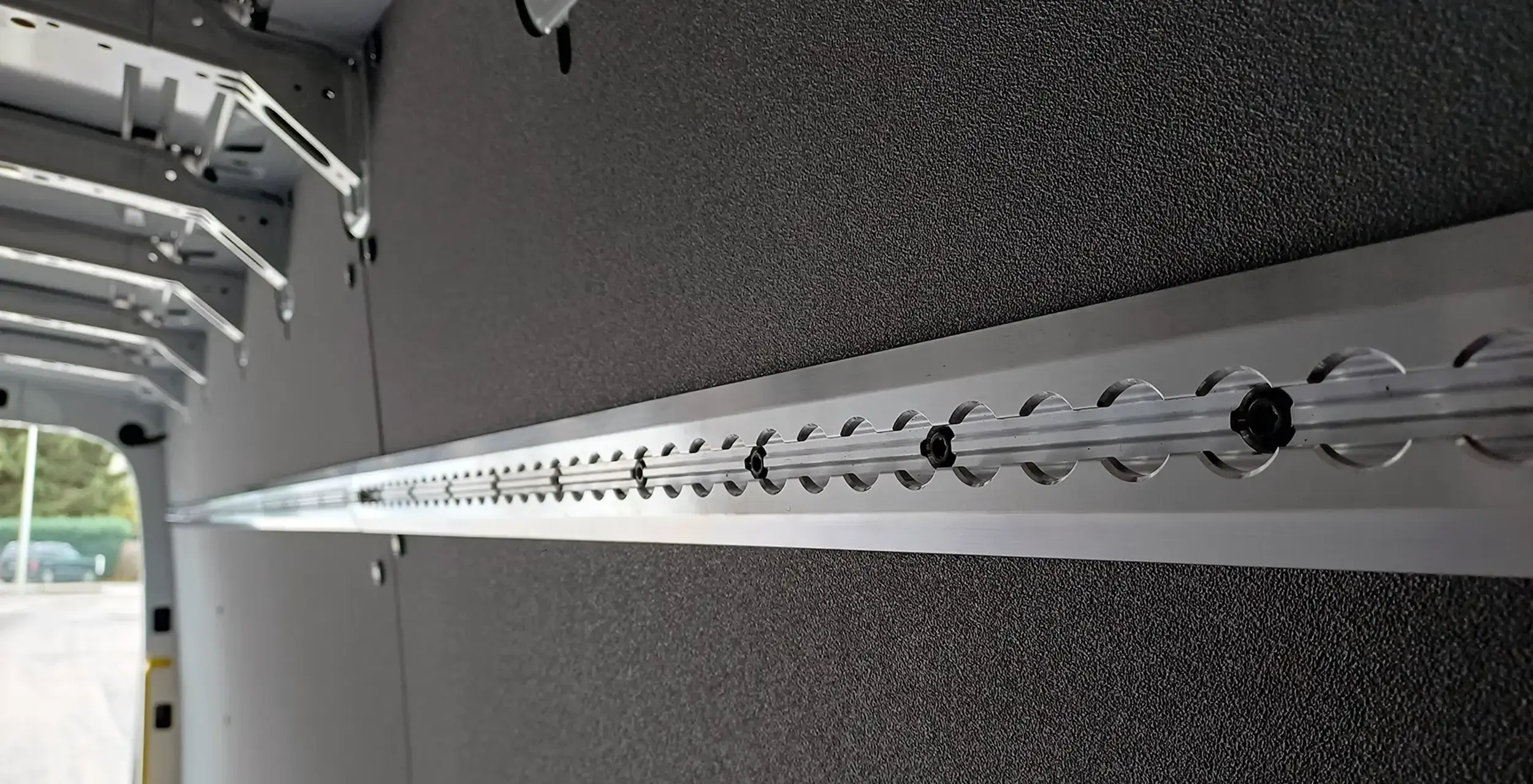 Fahrzeugeinrichtung und Trennwände - Airlineschine - Dörfelt die Werkstatt in Zwickau