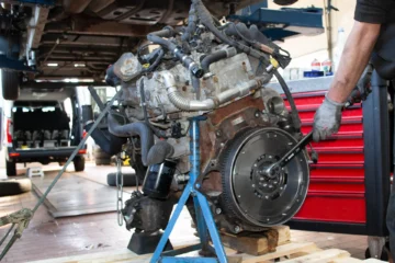 Motorreparatur Wartung Transporter in Zwickau - Dörfelt die Werkstatt