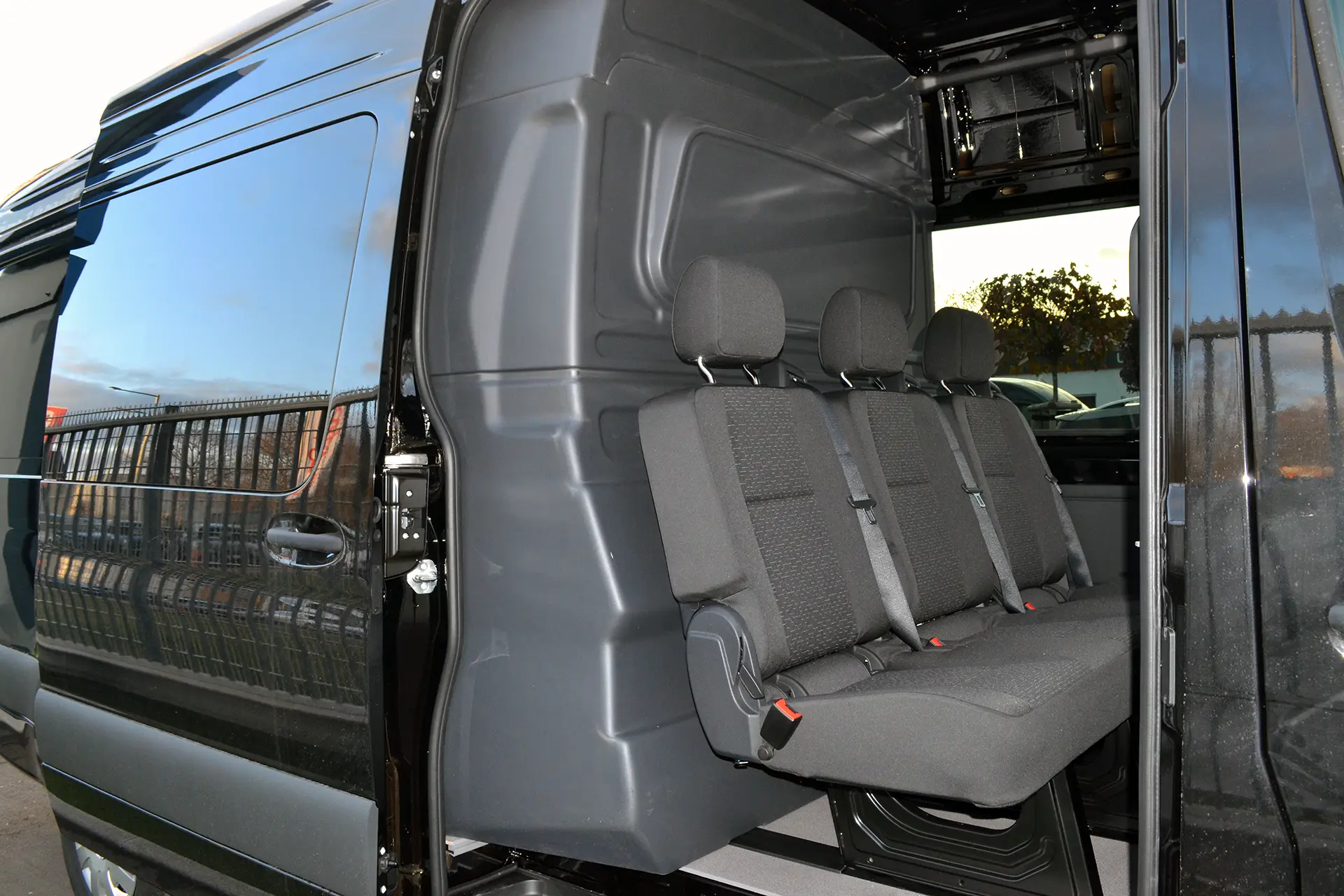 Trennwand Rückwand Rücksitze Mercedes Sprinter- Dörfelt die Werkstatt in Zwickau