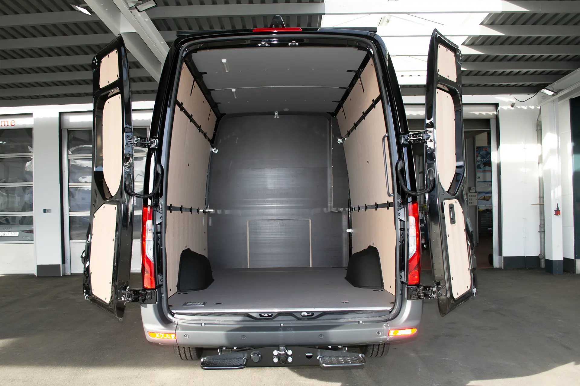 Trennwand Rückwand Seitenverkleidung Zurrösen Mercedes Sprinter- Dörfelt die Werkstatt in Zwickau