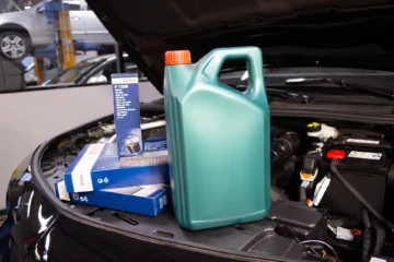 KFZ Wartung Inspektion Service Ölwechsel Ölfilter in Zwickau Dörfelt die Werkstatt