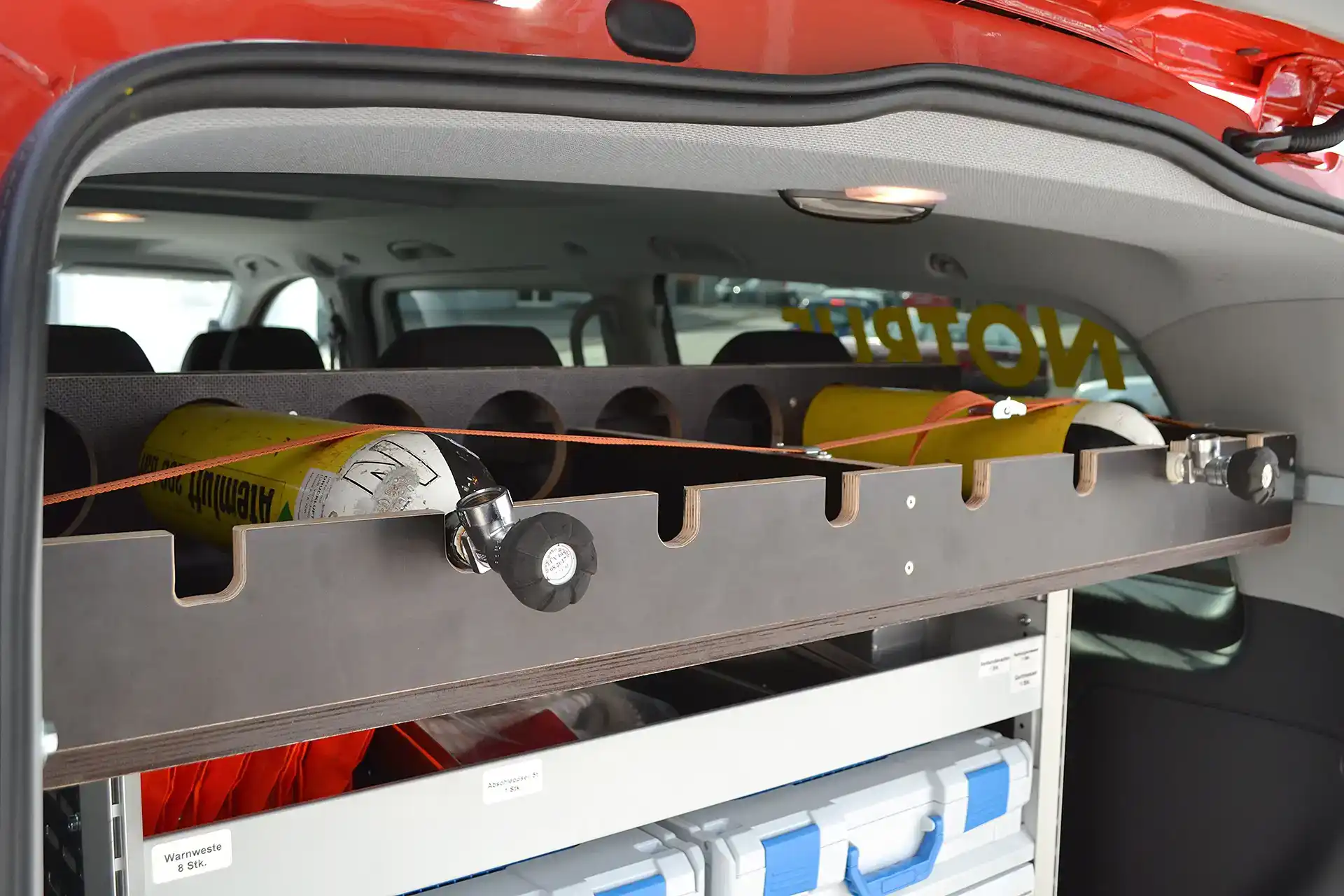 individueller Einbau Nachrüstung Regal Atemluftflaschen Feuerwehr in Zwickau - Dörfelt die Werkstatt