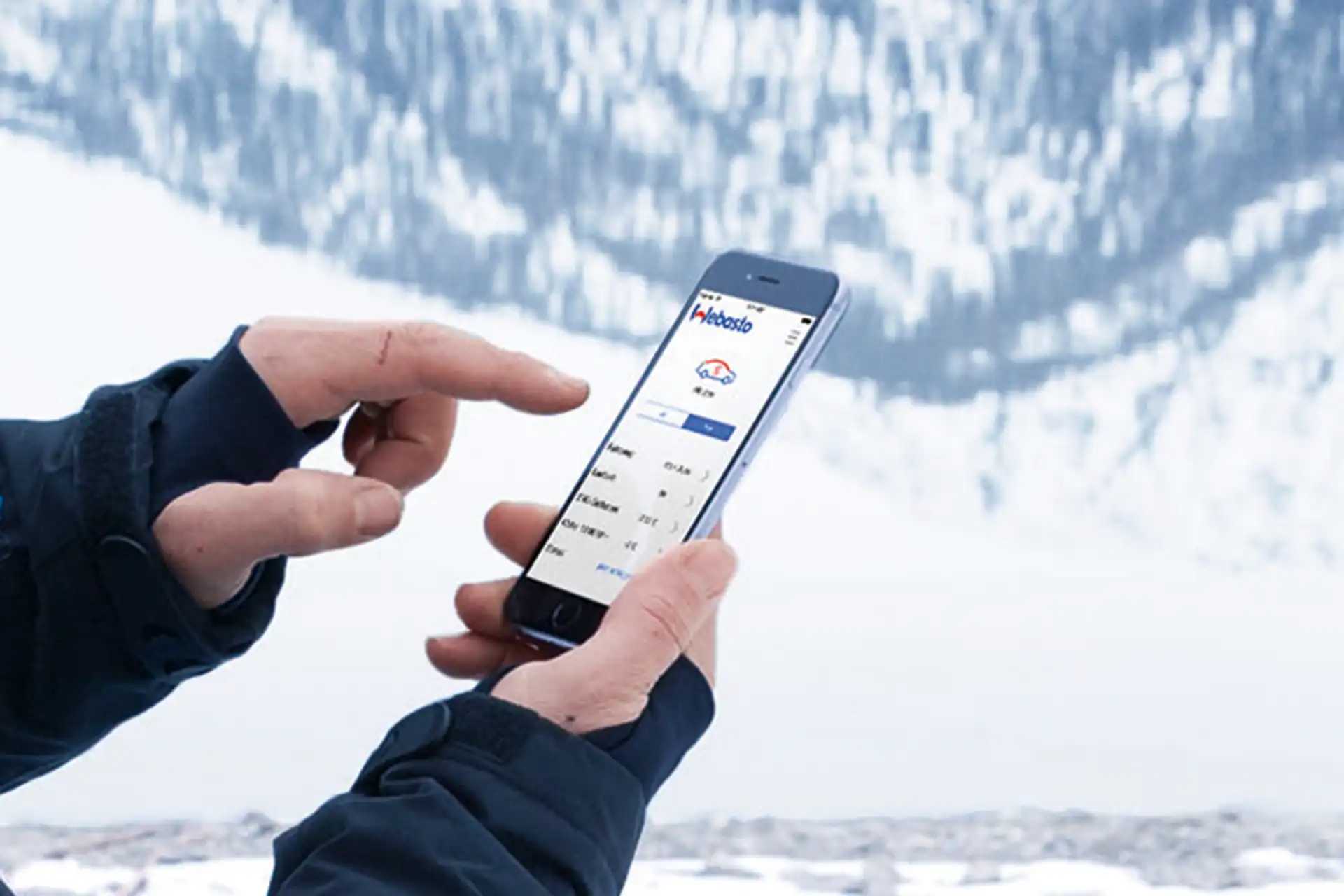 Bedienung Webasto ThermoCall TC4 Advanced Plus zur Steuerung der PKW Standheizung – komfortables Nachrüsten beim Bosch Service Dörfelt in Zwickau für warme Autos und eisfreie Scheiben.