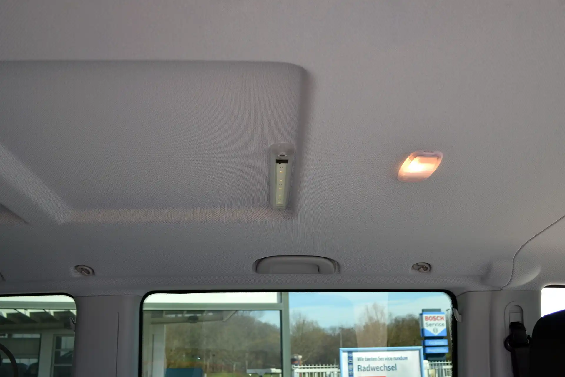 LED-Beleuchtung für Dachhimmel von Mercedes-Benz Sonderfahrzeugen – professioneller Sonderfahrzeugbau