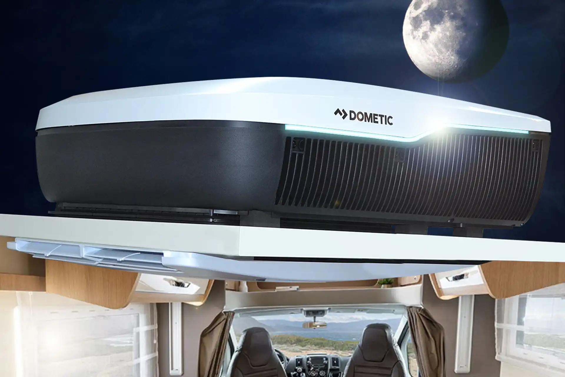 Dometic FreshJet FJX in Schwarz mit Beleuchtung leistungsstarke Dachklimaanlage für Fahrzeuge bis acht Meter lüften kühlen heizen entfeuchten reinigen vielseitige Klimakomfort Lösung mit Einbau bei DÖRFELT DIE WERKSTATT in Zwickau