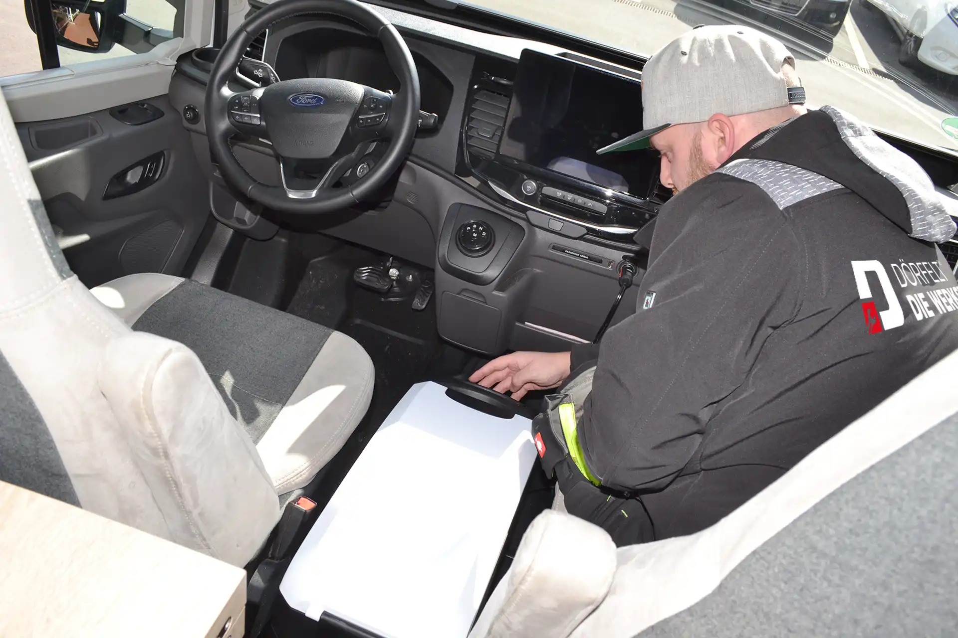 DÖRFELT - DIE WERKSTATT Zwickau bietet elektrische Kompressor Kühlbox 12V 24V mit Gefrierfunktion leiser Betrieb ideal für Camping Auto und Outdoor