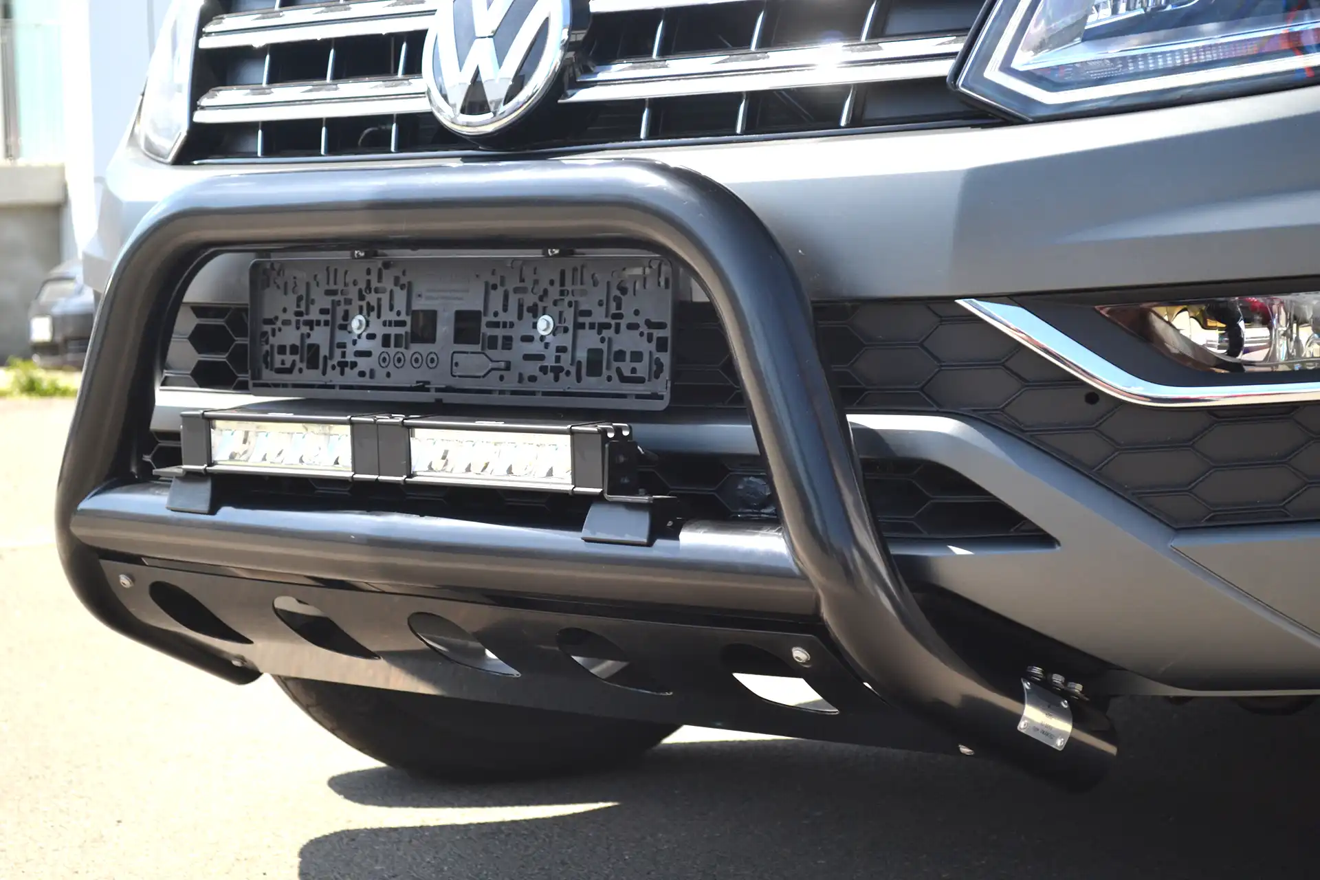 Sonderfahrzeugbau LED-Beleuchtung mit Willpower Lichtleiste und Arbeitsscheinwerfer – für Offroad- und Arbeitsfahrzeuge