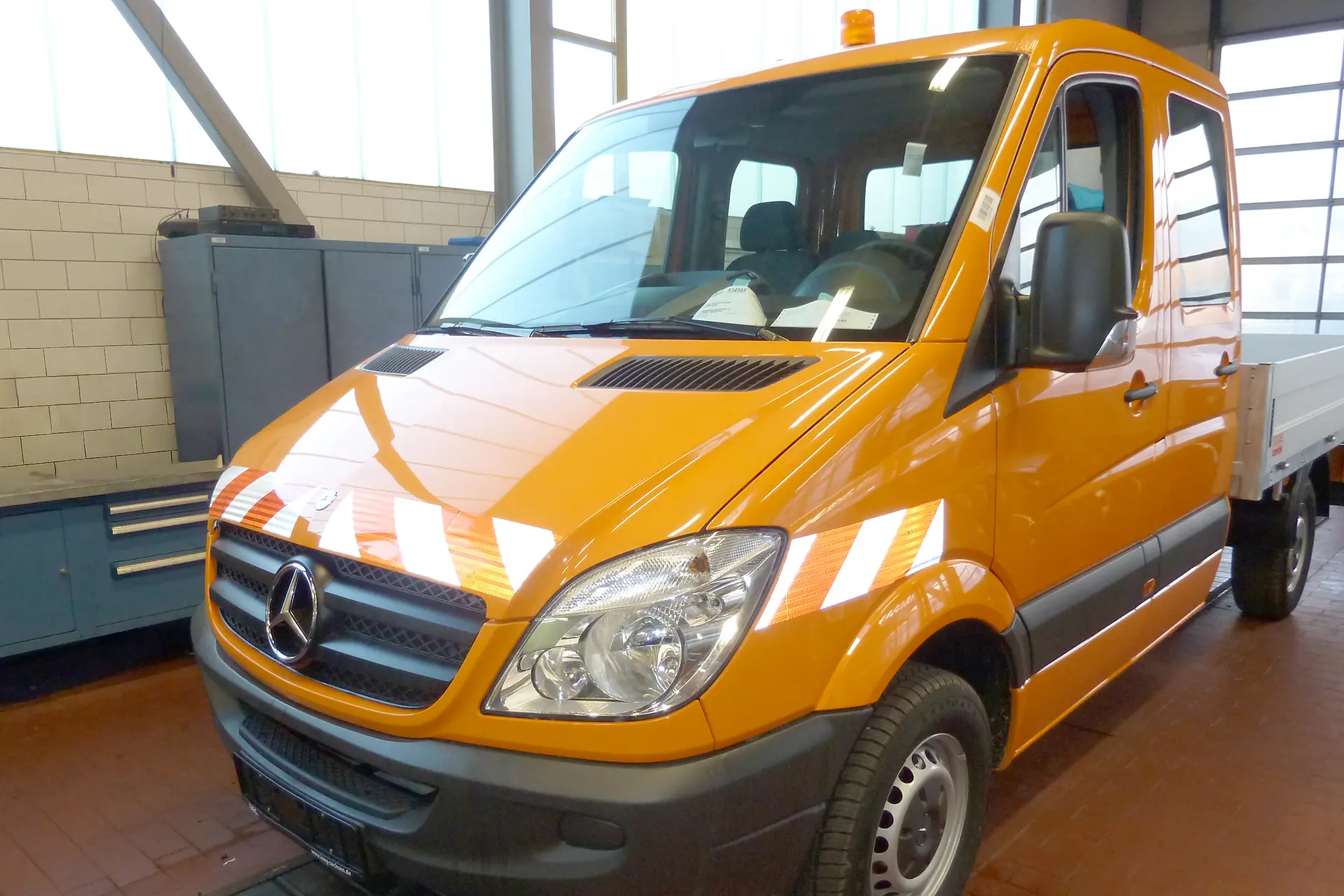 Sondersignalanlagen und Warnanlagen für Einsatzfahrzeuge – Front- & Heckblitzer von HÄNSCH und HELLA | Döerfelt Zwickau