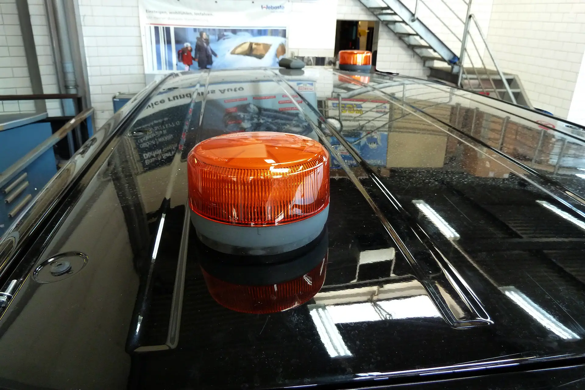 Sondersignalanlagen und Warnanlagen für Einsatzfahrzeuge – Front- & Heckblitzer von HÄNSCH und HELLA | Döerfelt