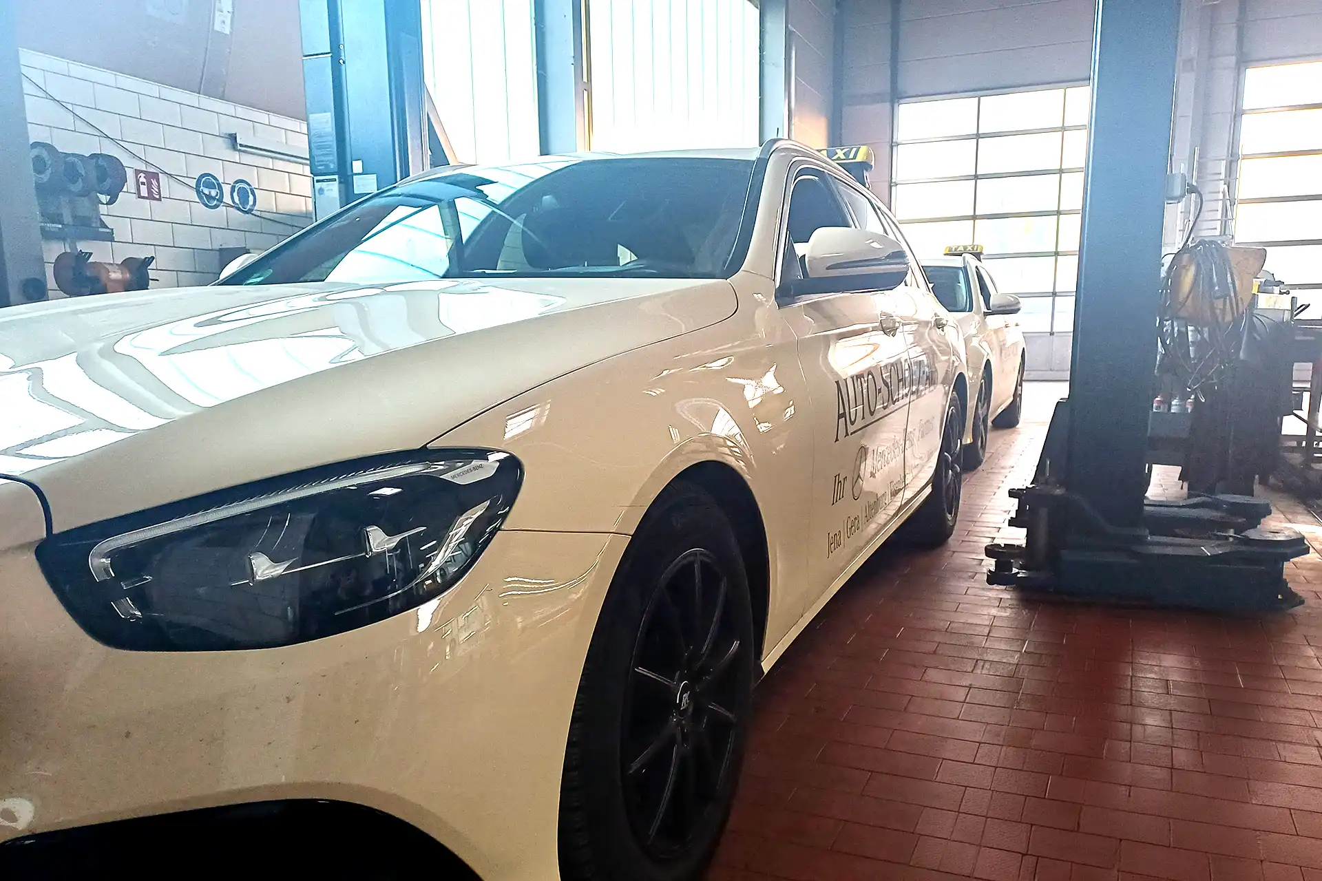 Professioneller Taxi- und Mietwagen-Service in Zwickau – Flottenservice, Taxameter und Werkstattarbeiten