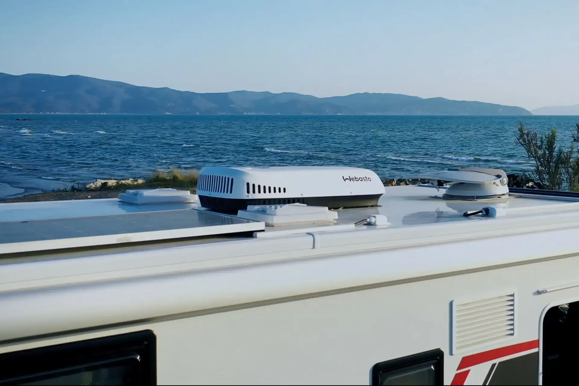 Webasto Cool Top Trail Dachklimaanlage für Camper und Wohnmobil leistungsstarke Klimaanlage nachrüsten mit professionellem Einbau bei DÖRFELT DIE WERKSTATT in Zwickau effiziente Kühlung für mobiles Reisen