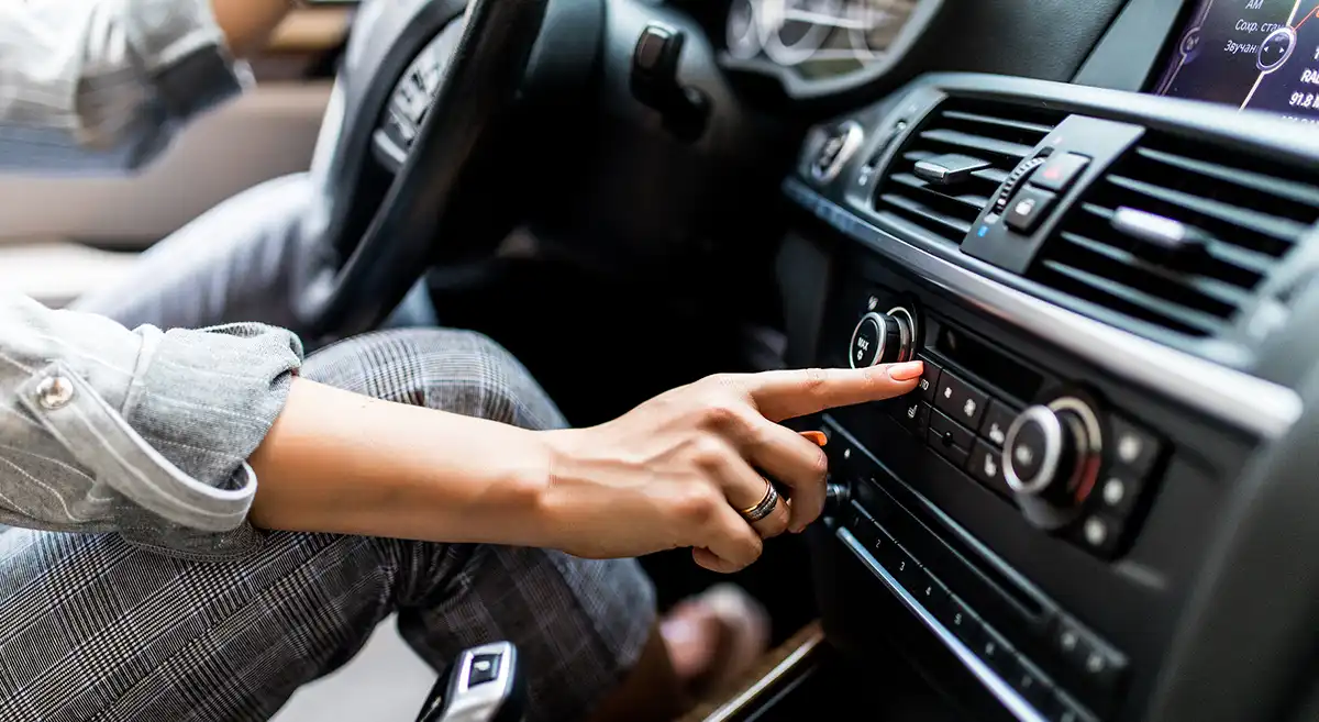 Klimaservice Auto Klimaanlagen Service für saubere Luft und starke Kühlleistung bei DÖRFELT DIE WERKSTATT in Zwickau professionelle Wartung der Fahrzeug Klimaanlage für optimale Frische effiziente Kühlung und zuverlässige Systemleistung