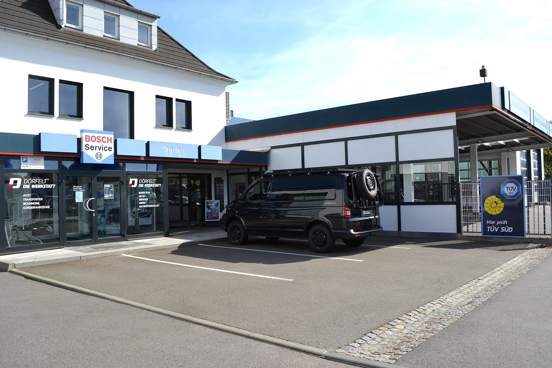 autowerkstatt-doerfelt-zwickau-außenaufnahme Außenaufnahme von DÖRFELT - DIE WERKSTATT in Zwickau moderner Kfz Meisterbetrieb für Fahrzeugreparatur Inspektion Wartung Nachrüstung Reifenservice Wohnmobilservice und Nutzfahrzeugtechnik kompetenter Werkstattservice mit persönlicher Beratung und moderner Werkstattausstattung